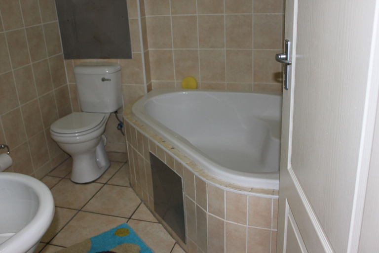Bathroom 4, Vista Bonita Apartments, Eden