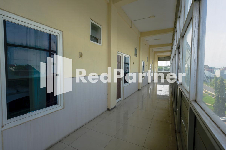 Exterior & Views 28