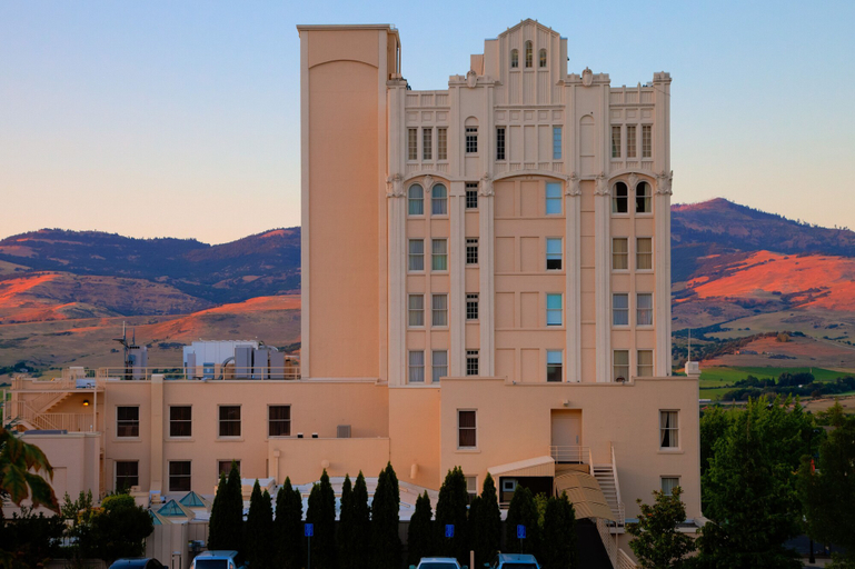 Exterior & Views 2, Ashland Springs Hotel, Jackson
