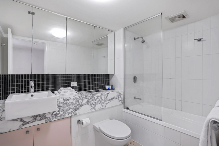 Bathroom 4, Tweed Ultima Apartments, Tweed Heads