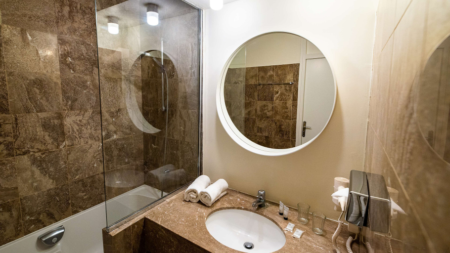Bathroom 5, Best Western Hotel du Lac Dunkerque, Nord