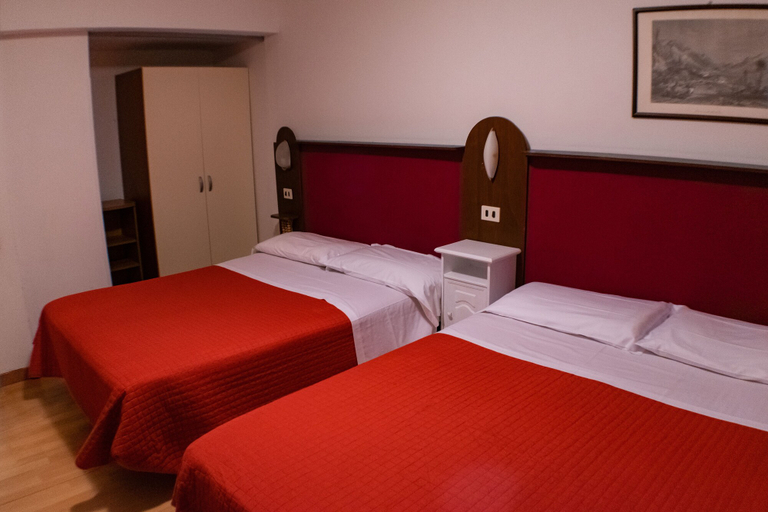 Bedroom 4, Residence al Lago, Perugia