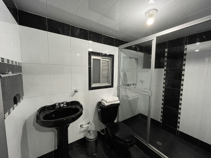 Bathroom 3, Hotel Ejecutivo Embajada, Santafé de Bogotá
