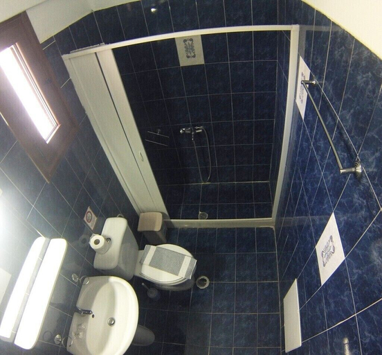 Bathroom 5, Kavos Melissa Studios, Crete