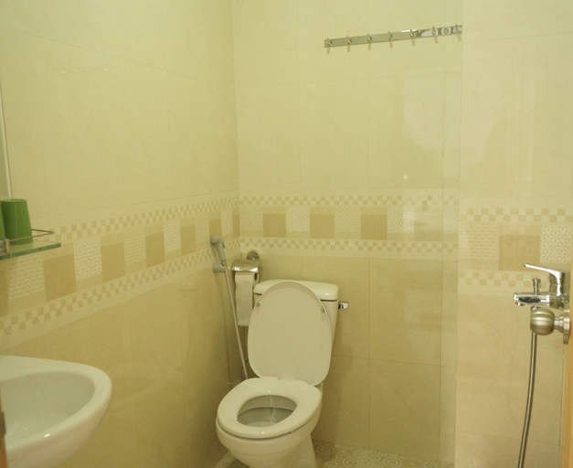 Bathroom 4, Quoc Thanh Hotel, Đà Lạt