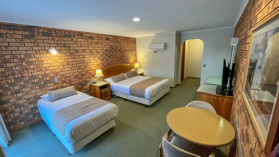 Bedroom 3, Victoriana Motor Inn, Ballarat - Central