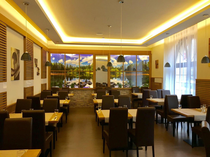 Food & Drinks 4, Hotel Attic, Praha 4
