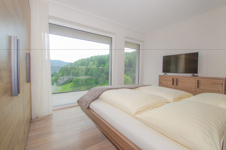 Bedroom 3, Apartment Hotel Christine, Bolzano