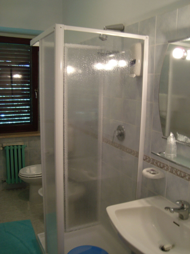 Bathroom 4, Hotel Sandalyon, Nuoro