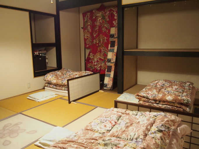 Bedroom 3, Kakure-Yado Yuji-inn - Hostel, Kurashiki