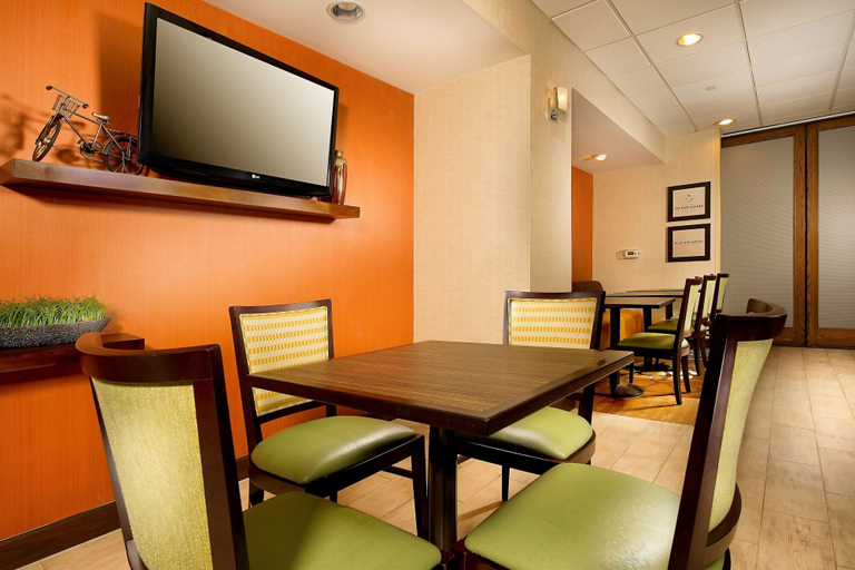 Food & Drinks 5, Hampton Inn Pampa, Gray