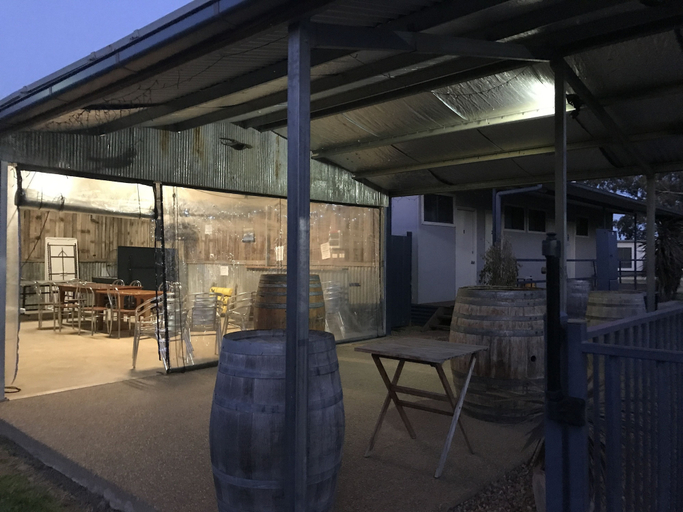 Food & Drinks, Bundalong Holiday Resort, Moira - East