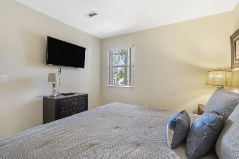 Bedroom 3, Our Little Piece of Heaven, Taney