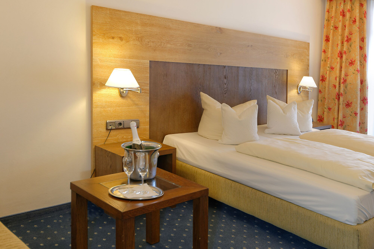 Bedroom 2, Hotel Alte Post, Garmisch-Partenkirchen