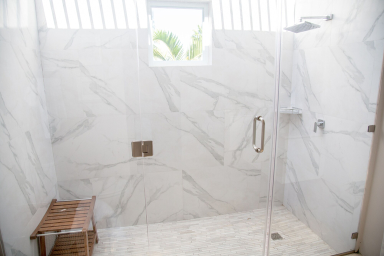 Bathroom 4, Villa Montana Beach Resort