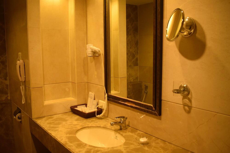 Bathroom, Centurion Hotel, Pune