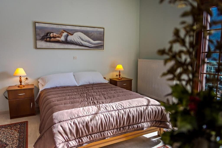 Bedroom 5, To Kallion, Central Greece