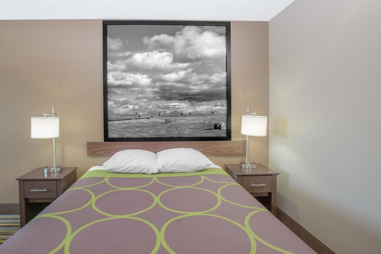 Bedroom 3, Super 8 by Wyndham Hastings, Adams