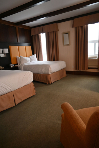 Bedroom 3, The Gananoque Inn, Lake Ontario