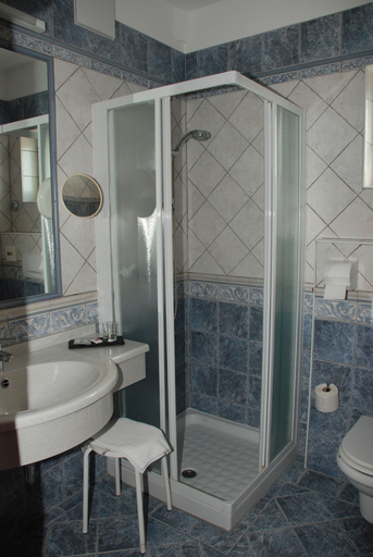 Bathroom 4, Sporthotel Podersdorf, Neusiedl am See