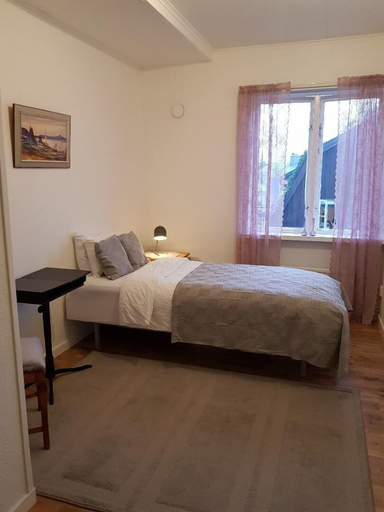 Bedroom 3, Lovely Spacious Apartment centerally, Sandviken