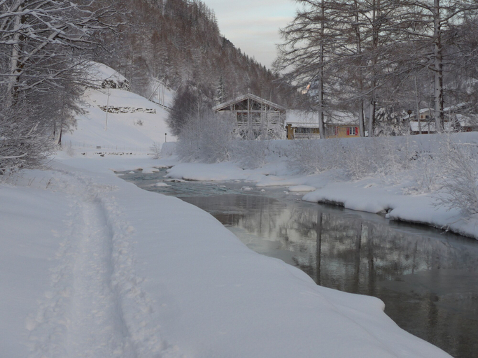 Snowshoeing 4, Haus Amici, Saas-Grund, Visp