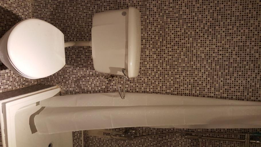 Bathroom 3, Golden Gate Hotel, Kumasi