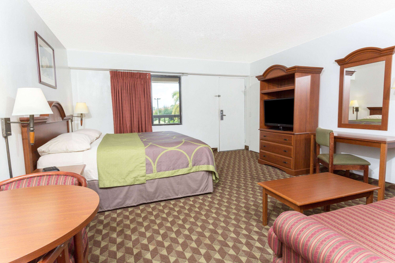 Bedroom 3, Super 8 by Wyndham Riviera Beach West Palm Beach, Palm Beach