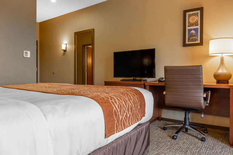 Bedroom 3, Comfort Inn & Suites Boise Airport, Ada