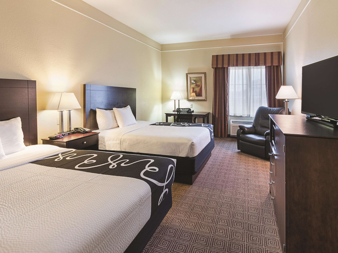 Bedroom 3, La Quinta Inn & Suites by Wyndham Waxahachie, Ellis