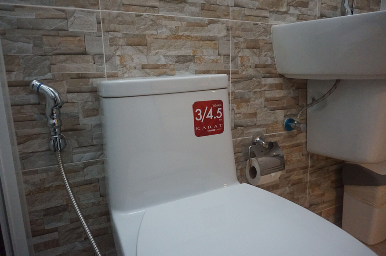 Bathroom 4, Phant at Thalang Service Apartment, Pulau Phuket