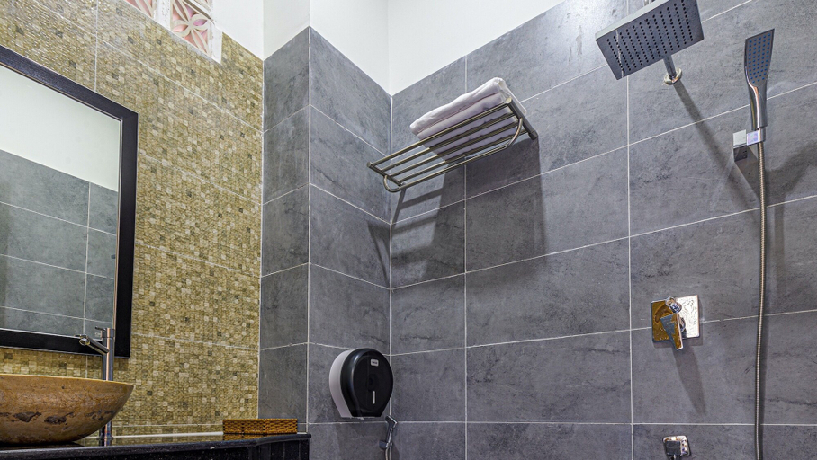 Bathroom 4, Lua House Apartment, Da Nang
