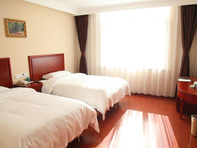 Bedroom 2, GreenTree Inn Langfang Bazhou Railway Station West Yingbin Road Express Hotel, Langfang