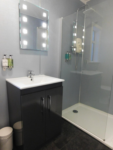 Bathroom 3, Cullen Bay Hotel, Moray