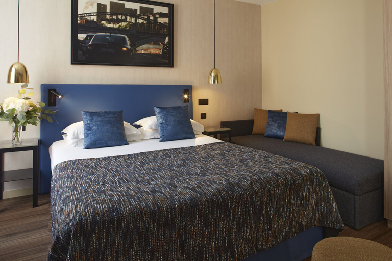 Bedroom 3, Hotel Atmospheres, Paris