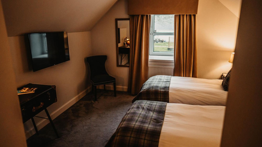 Bedroom 2, Broadford Hotel, Highland