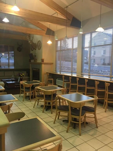 Food & Drinks 5, Super 8 by Wyndham Helena, Lewis and Clark