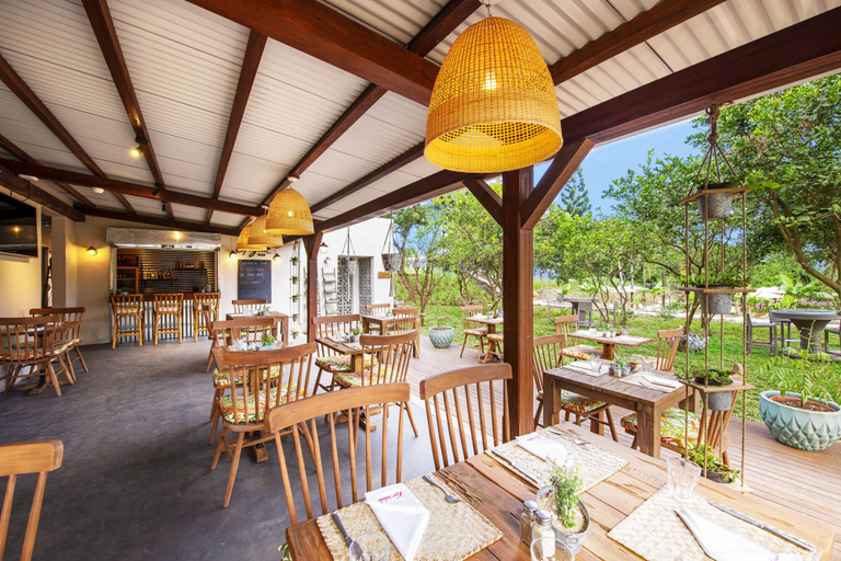 Food & Drinks 5, Kaz'alala Hosted B&B
