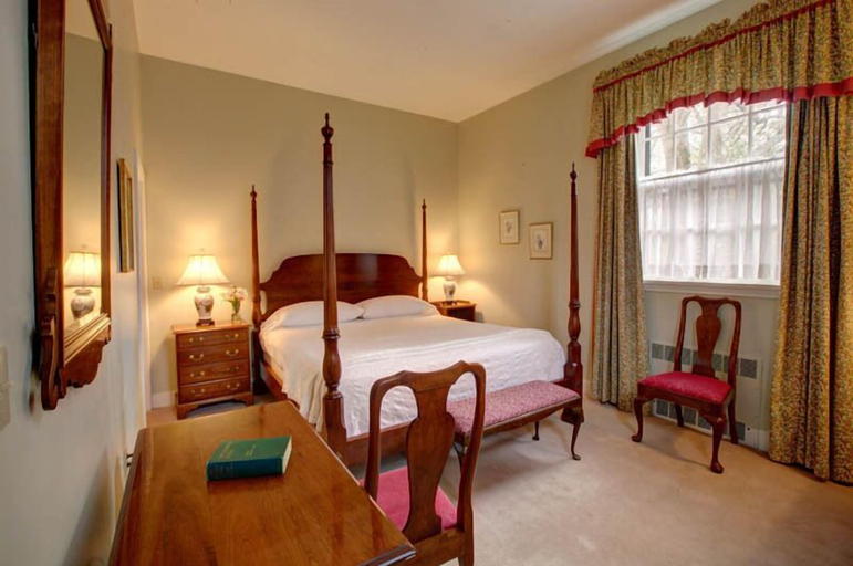 Bedroom 3, Geneva On The Lake, Ontario