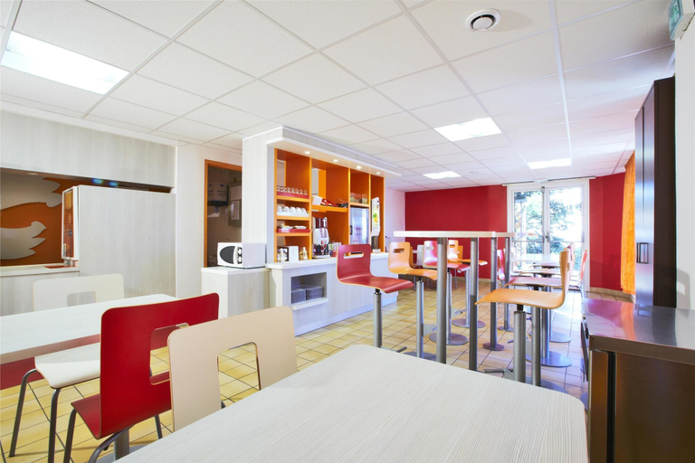 Others 2, Premiere Classe Geneve - Saint Genis Pouilly, Ain