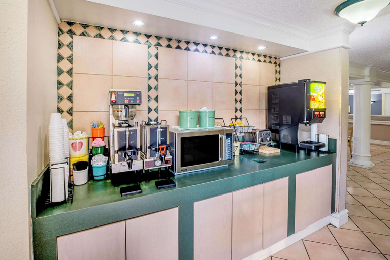 Food & Drinks 5, La Quinta Inn by Wyndham Lufkin, Angelina