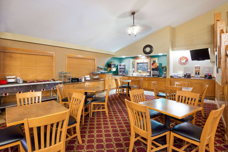 Food & Drinks 5, AmericInn by Wyndham Rexburg BYUI, Madison