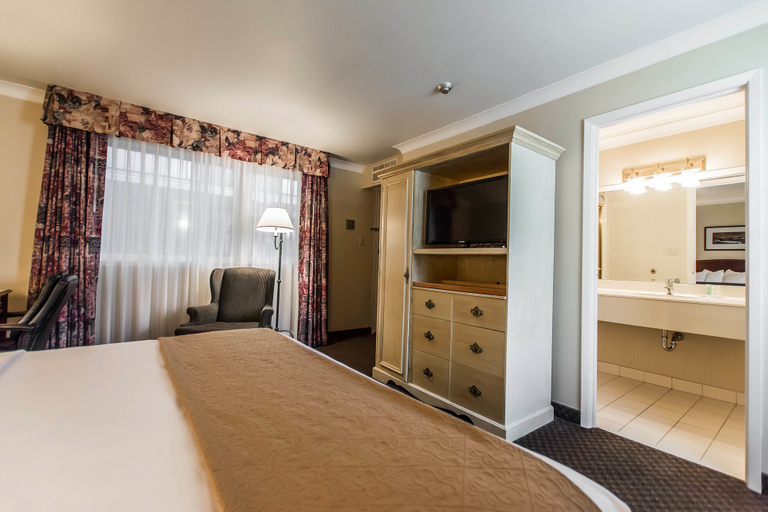 Bedroom 3, Quality Inn & Suites Garden of the Gulf, Prince