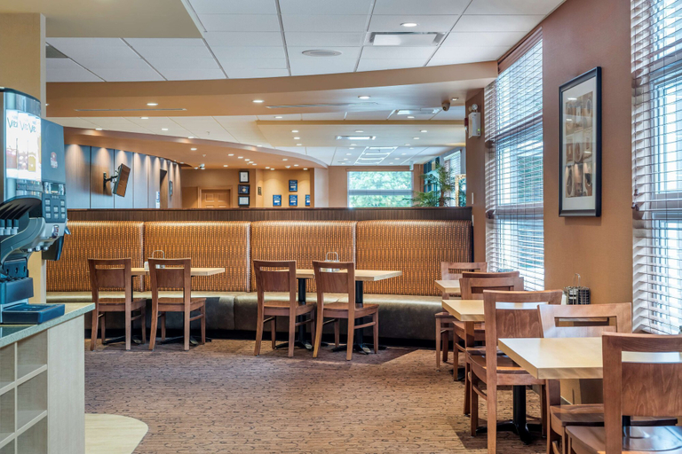 Food & Drinks 5, Best Western Plus Bathurst Hotel & Suites, Gloucester