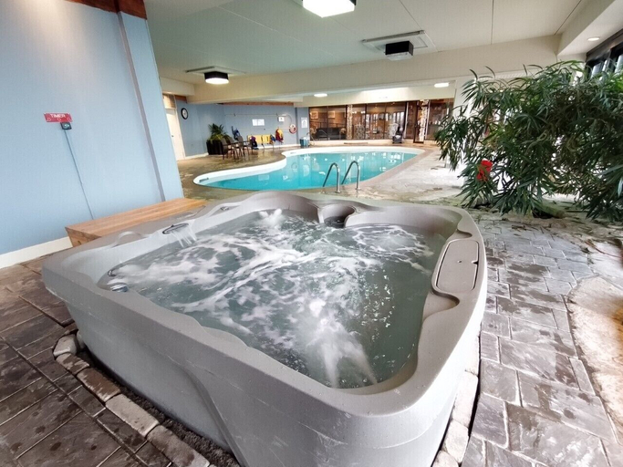 Sport & Beauty 3, Royal Harbour Resort, Lake Hurron