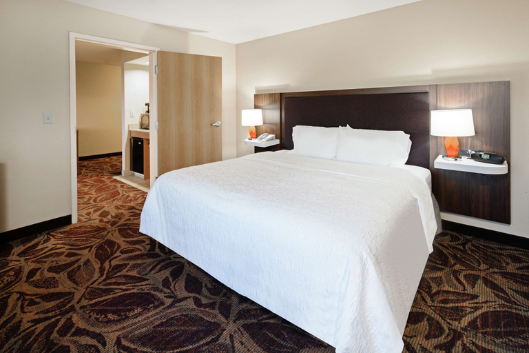 Bedroom 3, Hampton Inn & Suites Bremerton, Kitsap