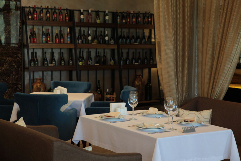 Food & Drinks 4, Hotel Sevastopol Modern, South-Western