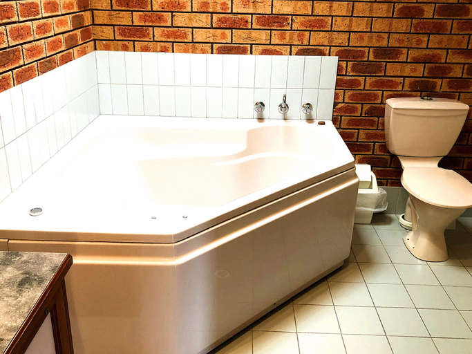 Bathroom 4, Victoriana Motor Inn, Ballarat - Central
