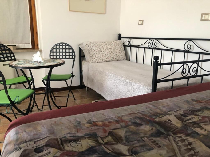 Bedroom 2, C'era una volta B&B, Perugia