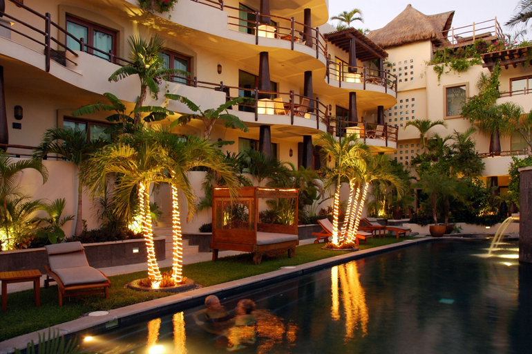 Exterior & Views 2, El Taj Oceanfront & Beachside Condo Hotel, Cozumel